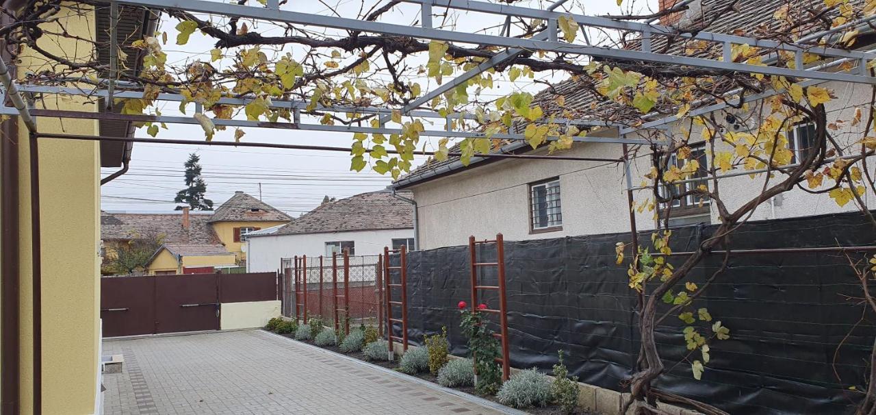 Yellow House Sybin Zewnętrze zdjęcie