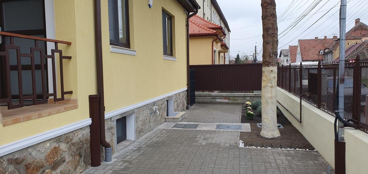 Yellow House Sybin Zewnętrze zdjęcie